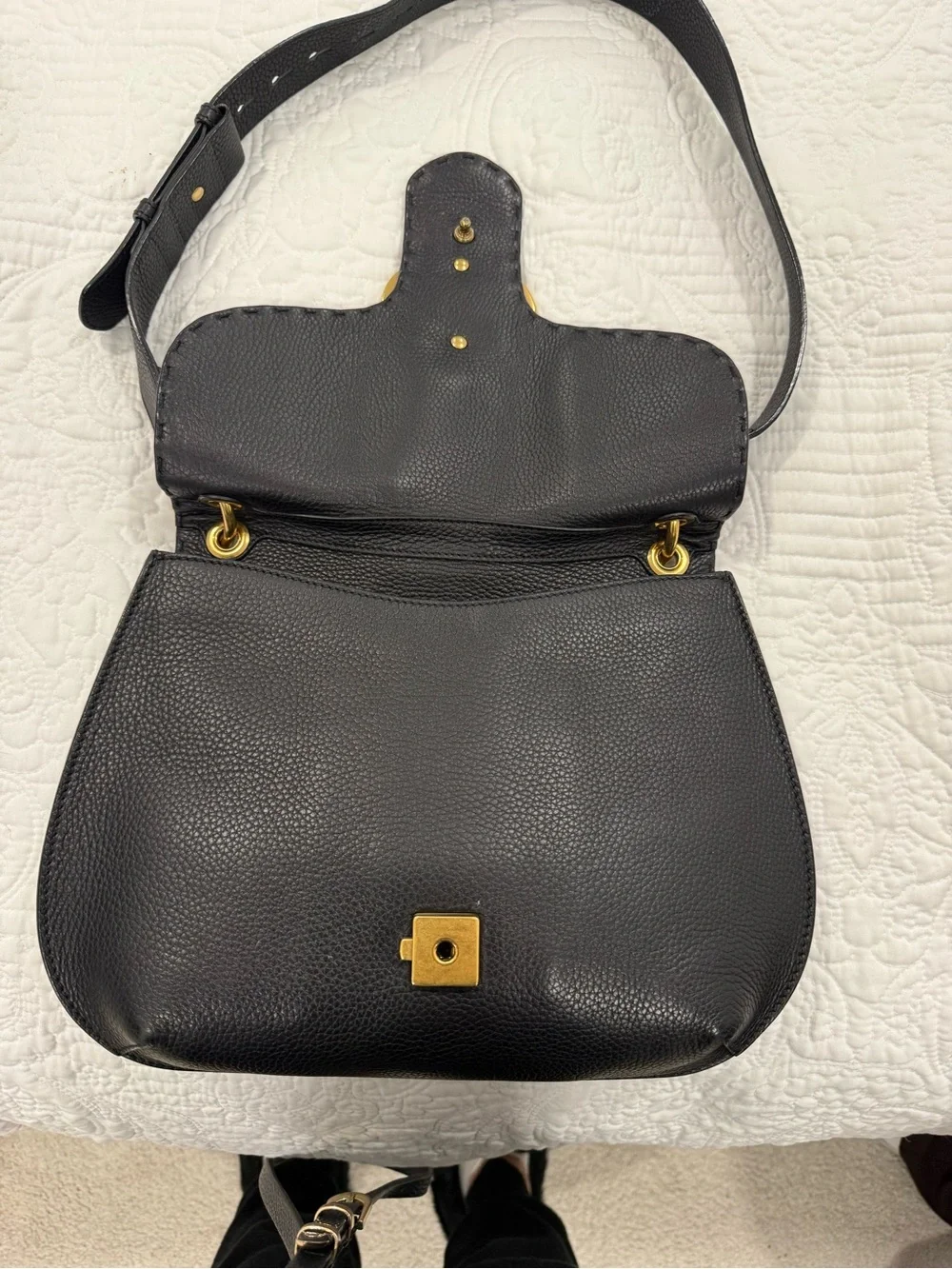 Gucci Black Leather Shoulder Bag with Gold Double G and Tiger Head